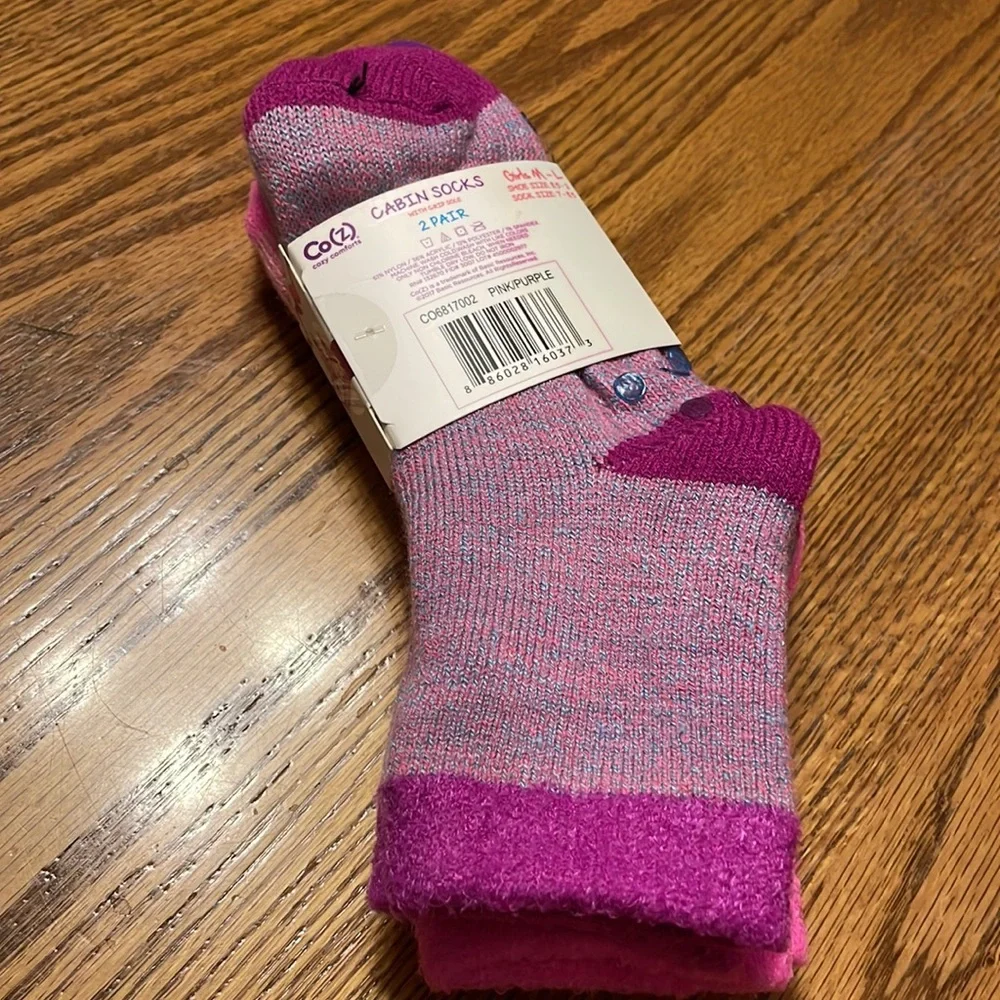 cozy comfy cabin socks with grip sole & aloe infused